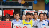 구미 고공농성장 찾은 정청래 “문제 해결 TF 만들겠다”…정청래 속내는 구미시장선거 사전포석?